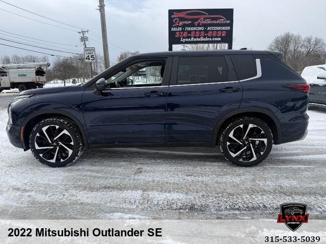2022 Mitsubishi Outlander SE
