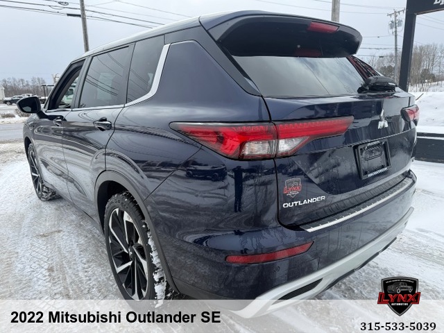 2022 Mitsubishi Outlander SE