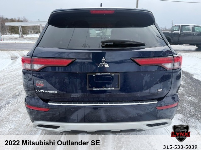 2022 Mitsubishi Outlander SE