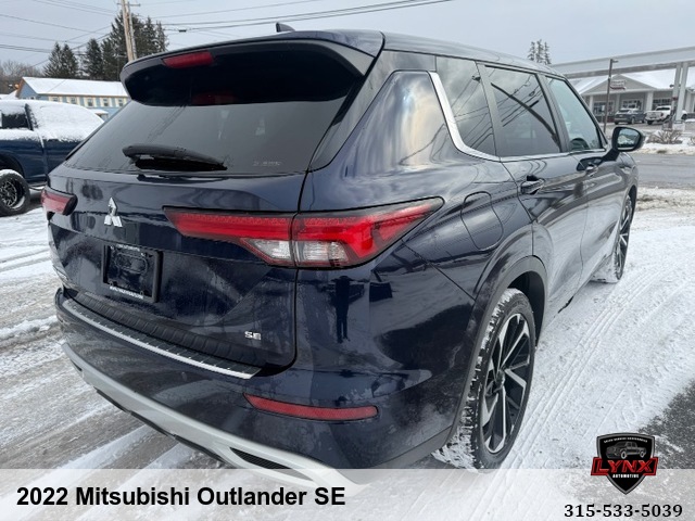 2022 Mitsubishi Outlander SE