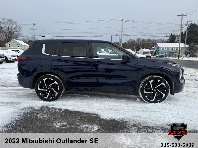 2022 Mitsubishi Outlander SE