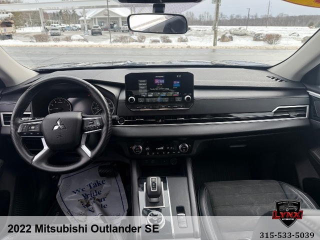 2022 Mitsubishi Outlander SE