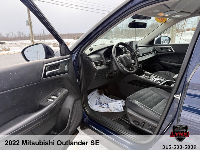 2022 Mitsubishi Outlander SE