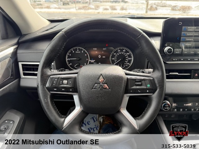 2022 Mitsubishi Outlander SE