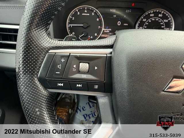 2022 Mitsubishi Outlander SE