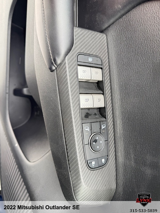 2022 Mitsubishi Outlander SE