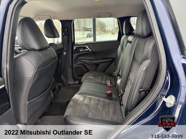 2022 Mitsubishi Outlander SE