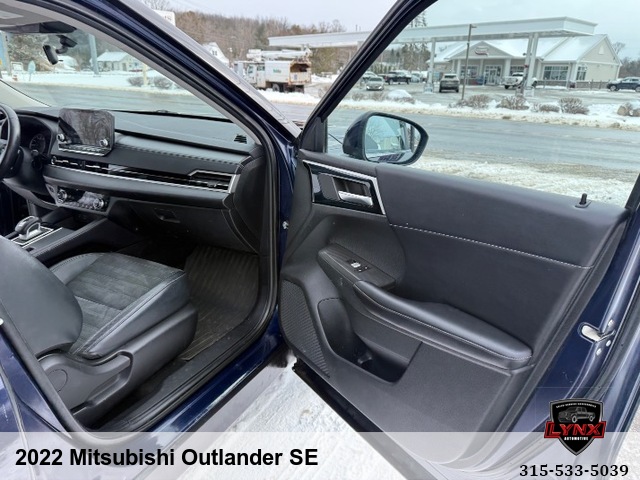 2022 Mitsubishi Outlander SE