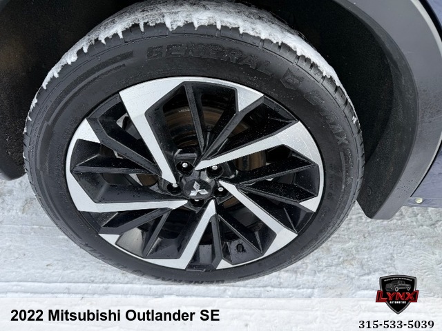 2022 Mitsubishi Outlander SE