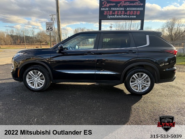 2022 Mitsubishi Outlander ES