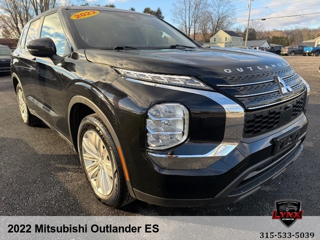 2022 Mitsubishi Outlander ES
