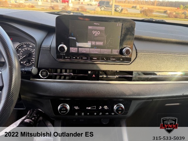 2022 Mitsubishi Outlander ES