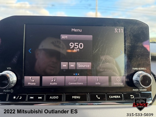 2022 Mitsubishi Outlander ES