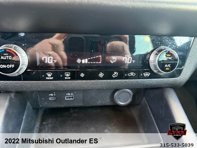 2022 Mitsubishi Outlander ES