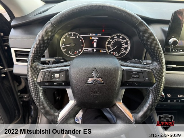 2022 Mitsubishi Outlander ES