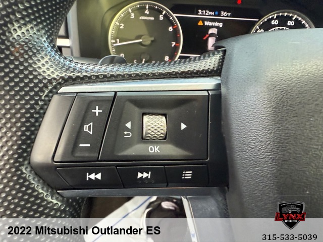 2022 Mitsubishi Outlander ES