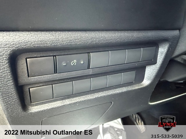 2022 Mitsubishi Outlander ES