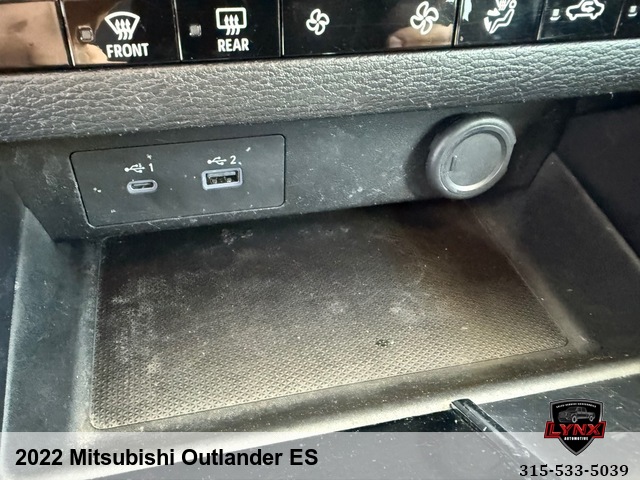 2022 Mitsubishi Outlander ES