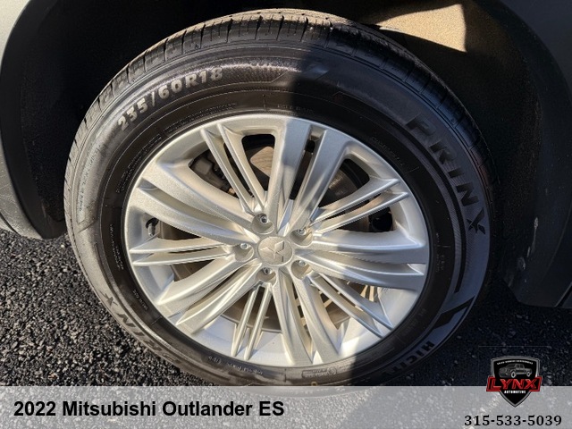 2022 Mitsubishi Outlander ES
