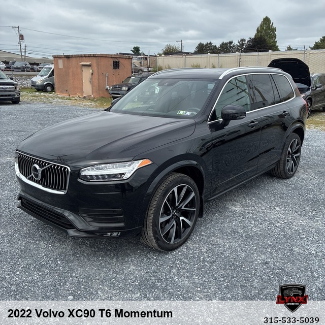 2022 Volvo XC90 T6 Momentum 